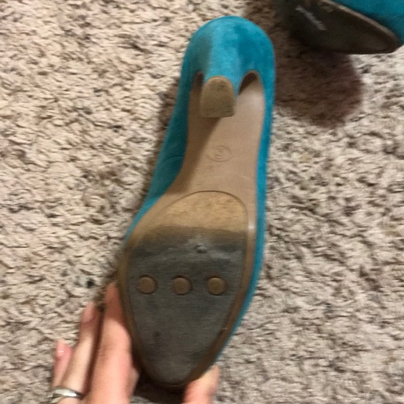 Turquoise Heels - Picture 4 of 4